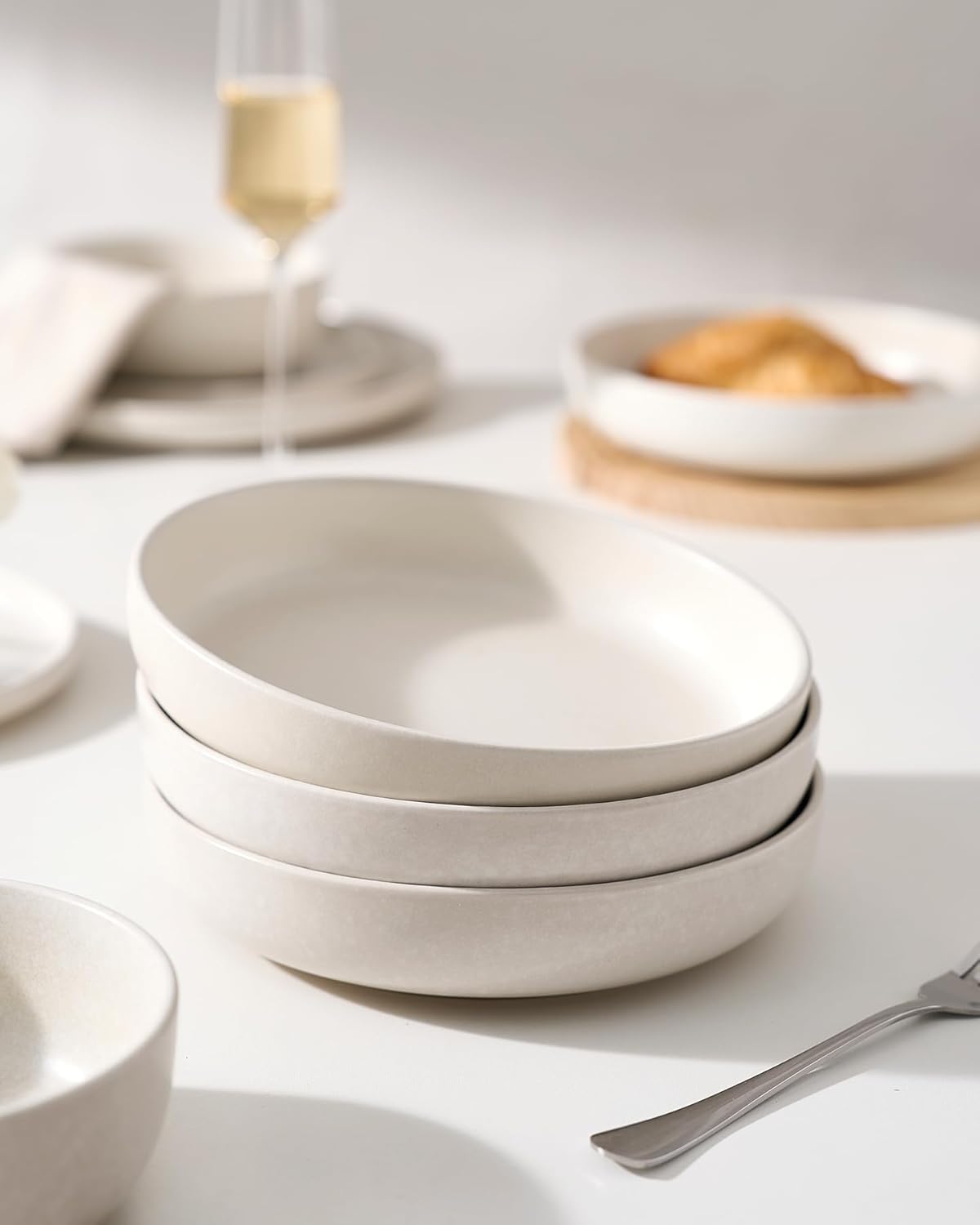 famiware Milkyway 33 oz Bowl Set, Pasta Bowls Set of 6, Salad Bowls Perfect for Your Friend for Housewarming, Thanksgiving, Christmas, Matte White