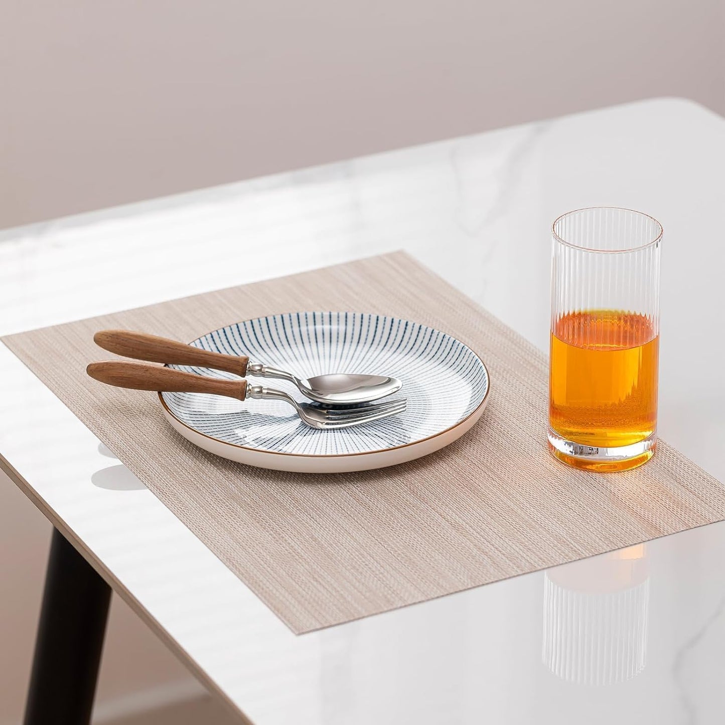 LEXMORE Placemats Set of 12 Vinyl/Plastic Woven Place Mats for Kitchen Table Indoor/Outdoor Washable Placemat Wipeable Dining Table Mats(A-Beige White)