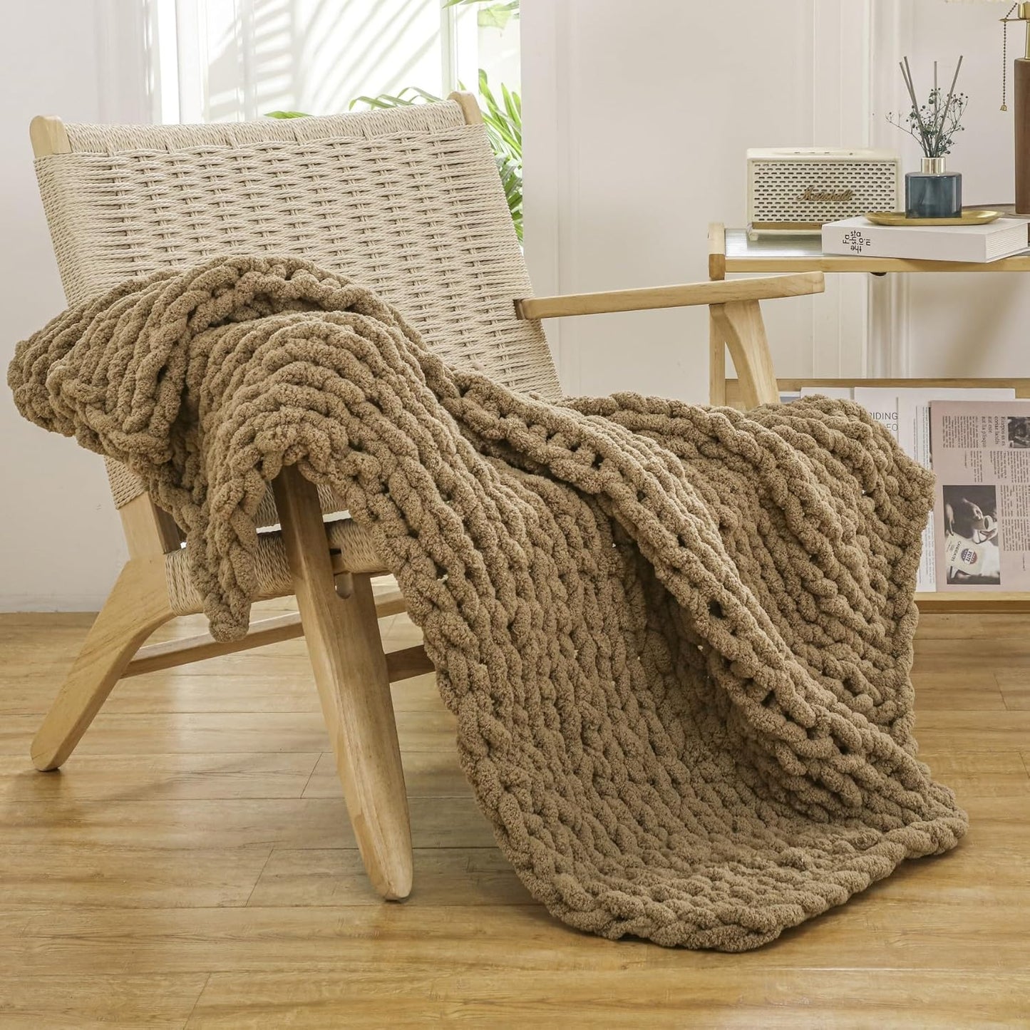 WESHIONGOO Chunky Knit Blanket Throw 40"×40" Knitted Throw Blankets for Couch Bed Fluffy Soft Blanket with Jumbo Chenille Yarn Thick 100% Handmade (Brown)