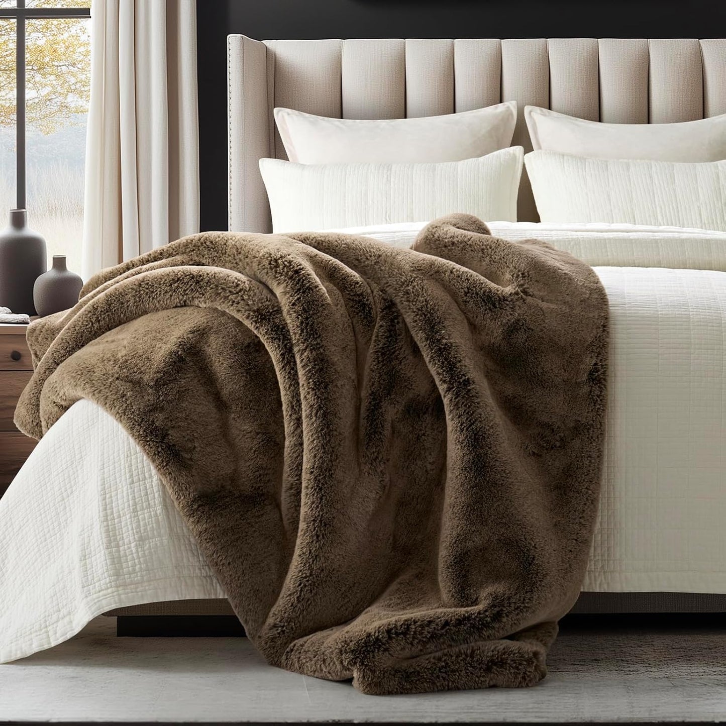 Luxury Soft Faux Chinchilla Fur Throw Blanket for Couch, Warm Thick Heavy Winter Throw Blanket 1220GSM for Bed, Fluffy Cozy Mink Blanket with Reversible Velvet, Brown Sable, 60"x80"