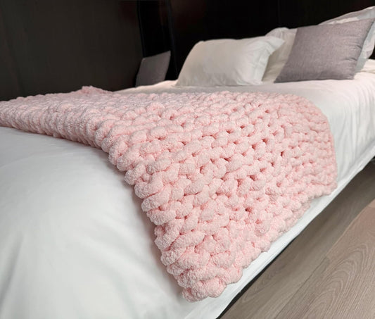 Chunky Knit Blanket Throw 40"×40", Chenille Throw Blankets, Handmade Warm & Cozy Blanket Couch Bed Home Decor, Soft Breathable Fleece Banket, Christmas for Couch Bed Sofa Best Gift (Pink)