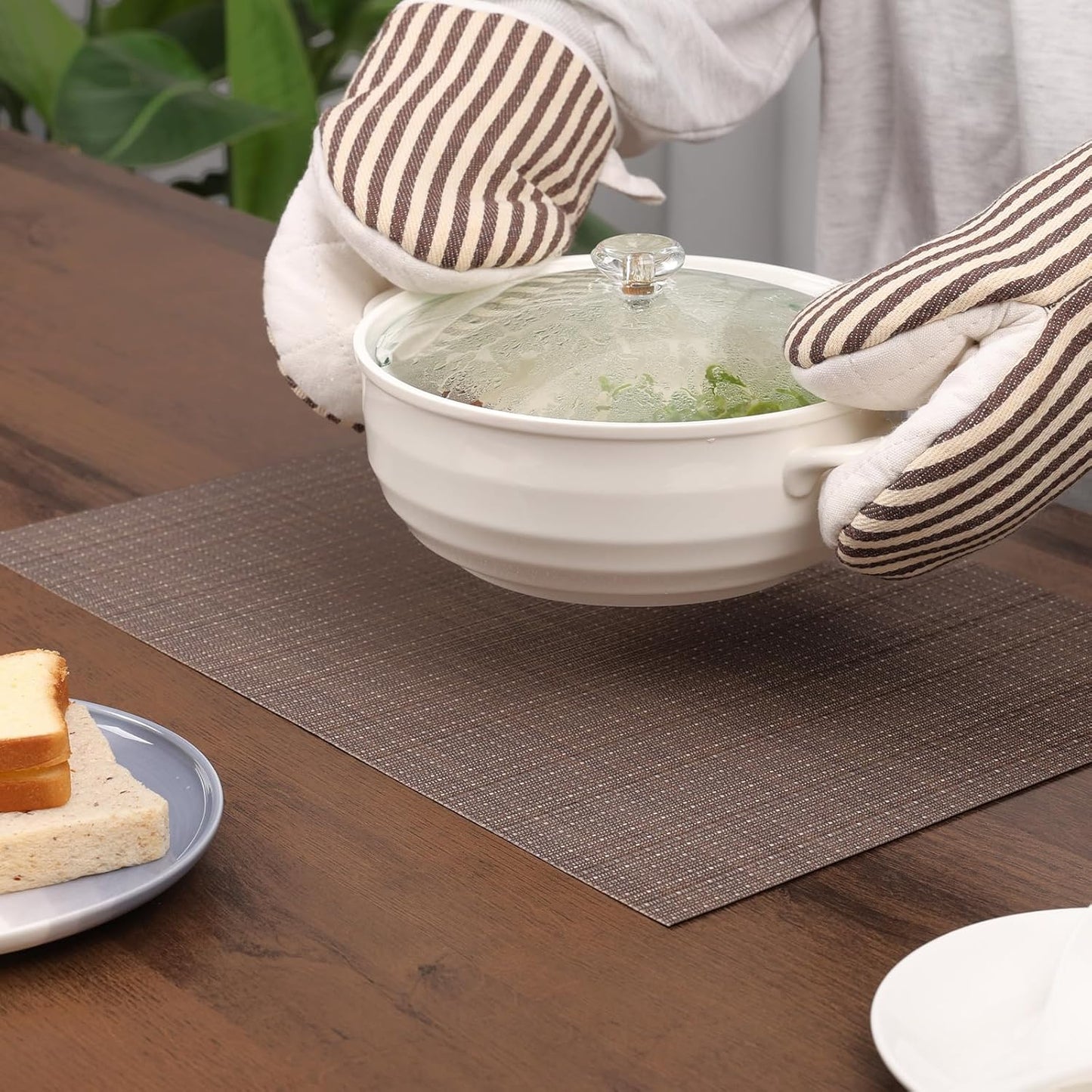 Myir JUN Placemats Set of 6, Vinyl Woven Placemats Place Mats Indoor Washable Table Mats Non-Slip Place mats for Dining Table (Coffee, Set of 6)