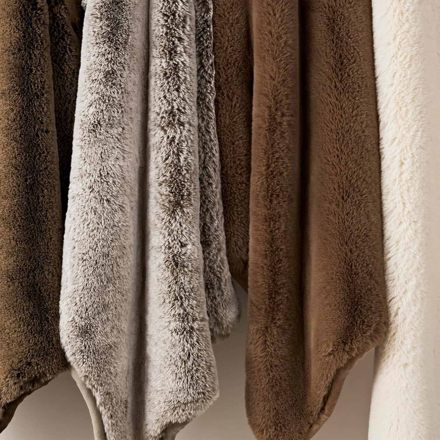Luxury Soft Faux Chinchilla Fur Throw Blanket for Couch, Warm Thick Heavy Winter Throw Blanket 1220GSM for Bed, Fluffy Cozy Mink Blanket with Reversible Velvet, Arctic White, 50"x60"