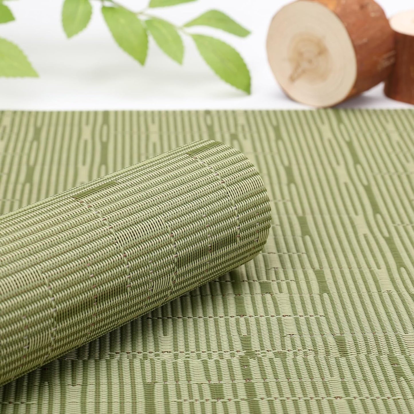 Myir JUN Placemats Set of 6, Vinyl Woven Placemats Place Mats Indoor Washable Table Mats Non-Slip Place mats for Dining Table (Green, Set of 6)