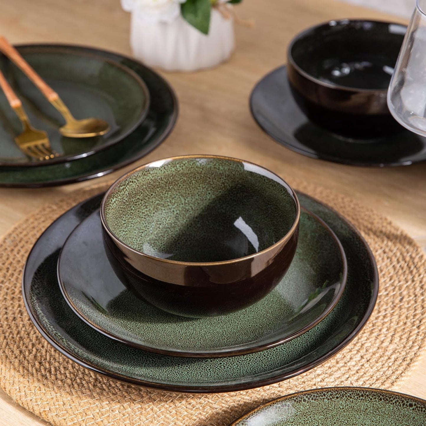 LERATIO Ceramic Dinnerware Sets for 4,Handcraft Stoneware Plates and Bowls Sets,Highly Chip and Crack Resistant | Dishwasher & Microwave & Oven Safe Dishes set,Reactive Glaze Dinnerware- Service for 4