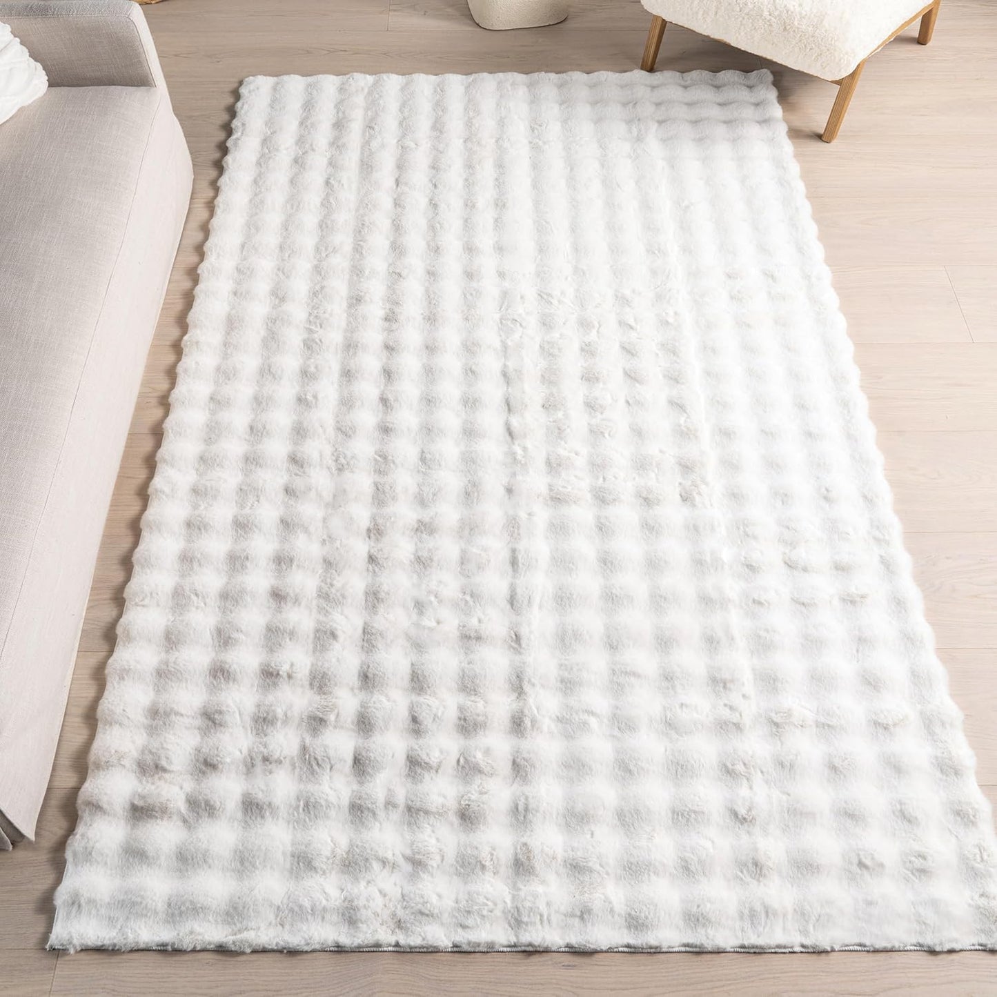 nuLOOM Jeni Solid Faux Rabbit Machine Washable Accent Rug, 2x3, Off-White
