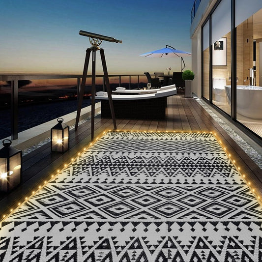 6x9ft Waterproof Outdoor Rug with LED Lights, Bohemia Reversible Plastic Straw Mat for Patio RV Camping Picnic Balcony Beach Deck Indoor Outdoor Carpet, Black&White
