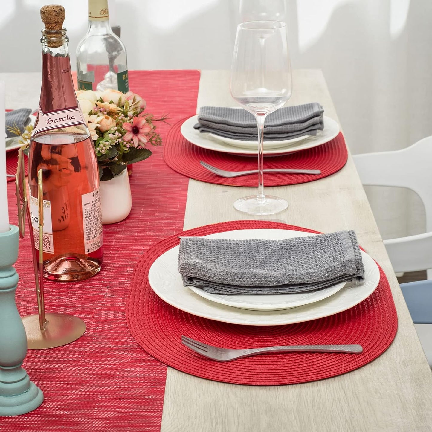 AHHFSMEI Placemats Set of 4 for Dining Table Washable Woven Vinyl Non-Slip 18x12 inches Placemat Heat-Resistant Durable Table Mats for Dining Table Easy to Clean (Oval red, 4)