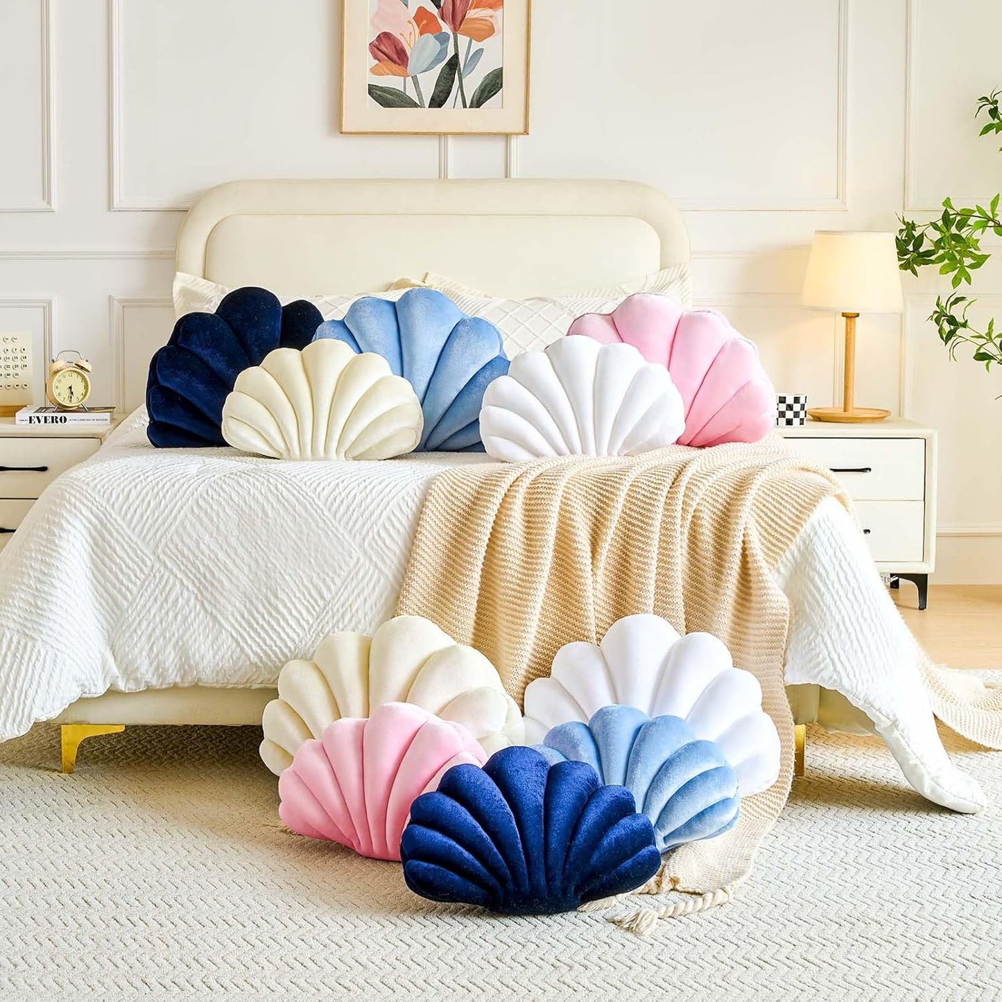 Cream Seashell Throw Pillows, Shell Shaped Throw Pillows, 13 Inch Soft Velvet Home Decorative Pillow Plush Cushion for Bed Couch Living Sofa Room Decor Accent Throw Pillow