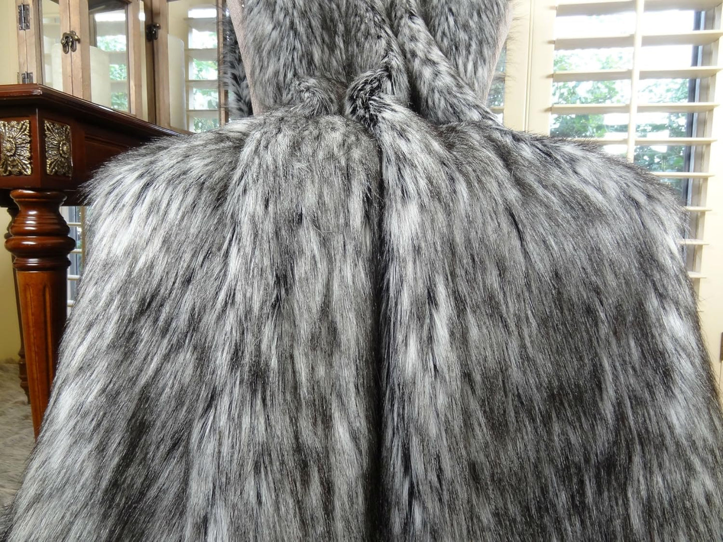 Exotic Siberian Husky Faux Faur Throw Blanket - Gray White Black Husky Fur - Gray Faux Fur Throw Blanket - Luxury Soft Faux Fur, Made in US, 16411