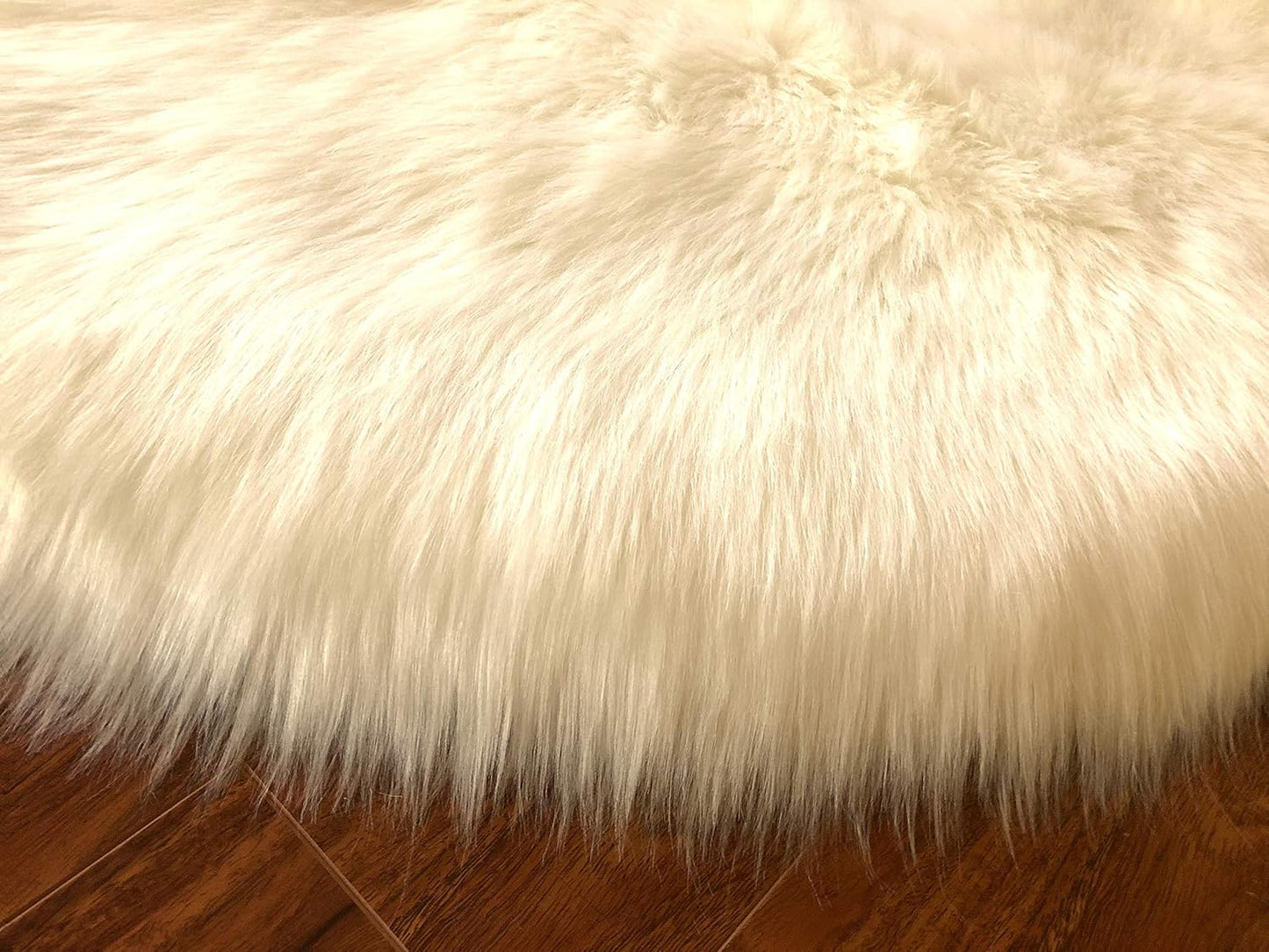 LAMBZY Faux Sheepskin Hypoallergenic Free Shape Silky Shag Rug, Luxury Shaggy Silky Plush Carpet for Bedrooms Rugs Living Kids Room Sofa Floor Rugs (Single and a Half 2'x4', 60x120 cm Cream)