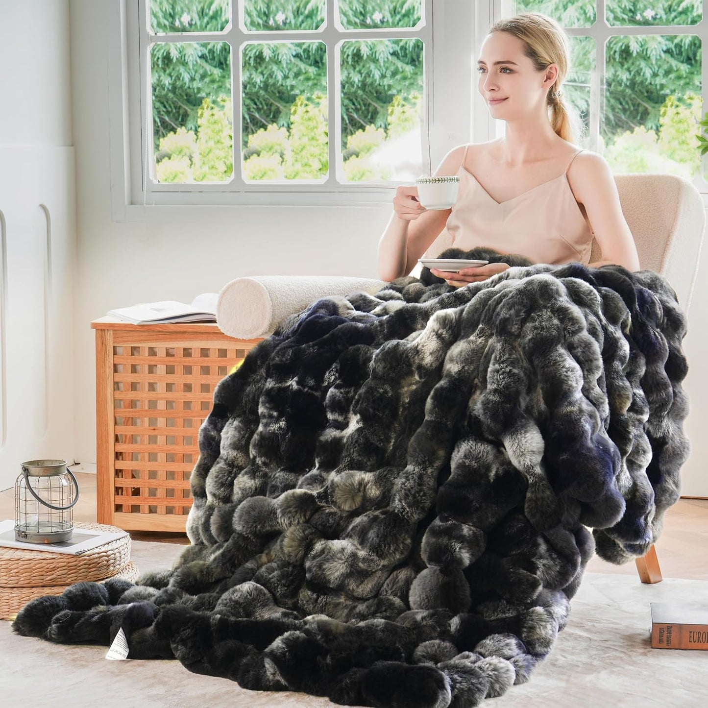 BENVWE Fluffy Faux Fur Throw Blanket for Couch, Soft Plush Thick Cozy Fuzzy Luxury Minky Bubble Blanket for Home Living Room Decor Gift for Women, Tie-dye Grey, 50" x 60", 1100GSM