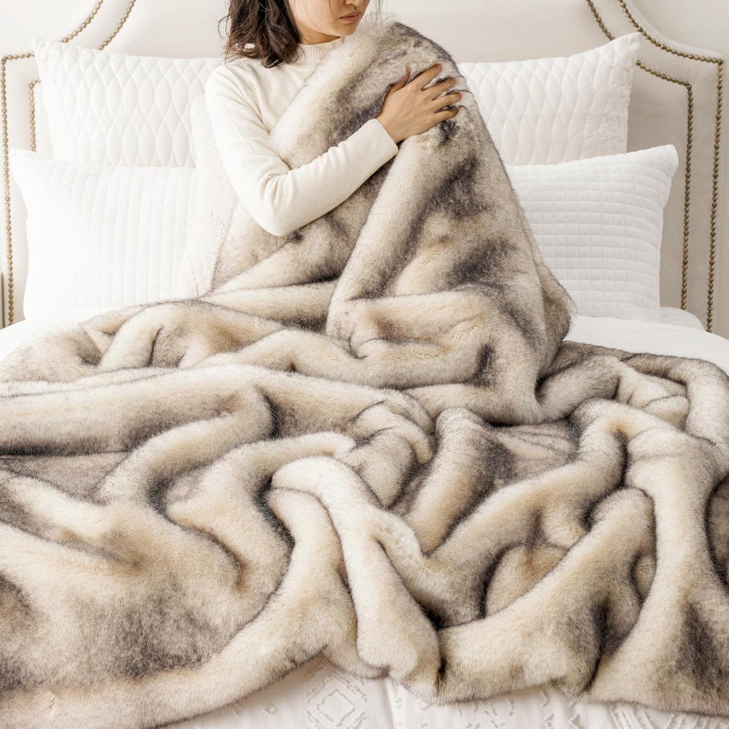 BATTILO HOME Luxury Fluffy Faux Fur Throw Blanket, Cozy Warm Fur Blanket for Couch Sofa, Plush Fuzzy Fur Throws with Long Pile & Brushed Tips, 60"x80"