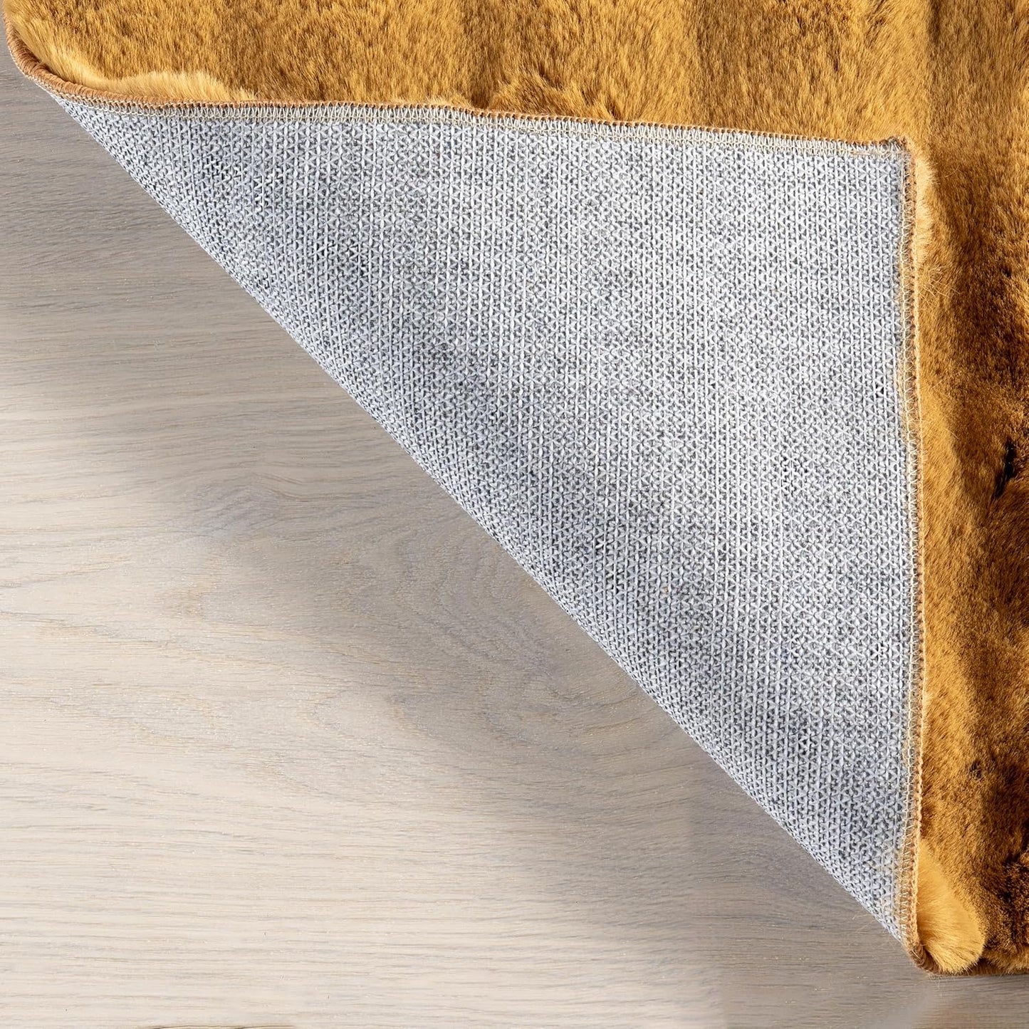 nuLOOM Jeni Checkered 2'6" x 8' Machine Washable Runner Rug for Living Room Bedroom Dining Room Entryway Hallway Kitchen, Gold