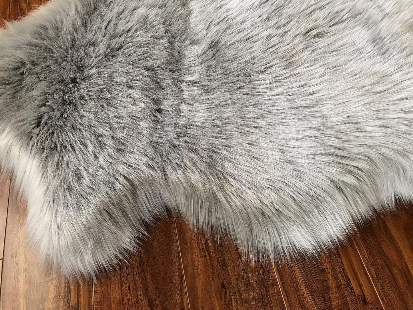 LAMBZY Faux Sheepskin Hypoallergenic Free Shape Silky Shag Rug, Luxury Shaggy Silky Plush Carpet for Bedrooms Rugs Living Room Kids Rooms Sofa Floor Rugs (Octo 8 Pelts 6'x8', 180x240cm, Grey)